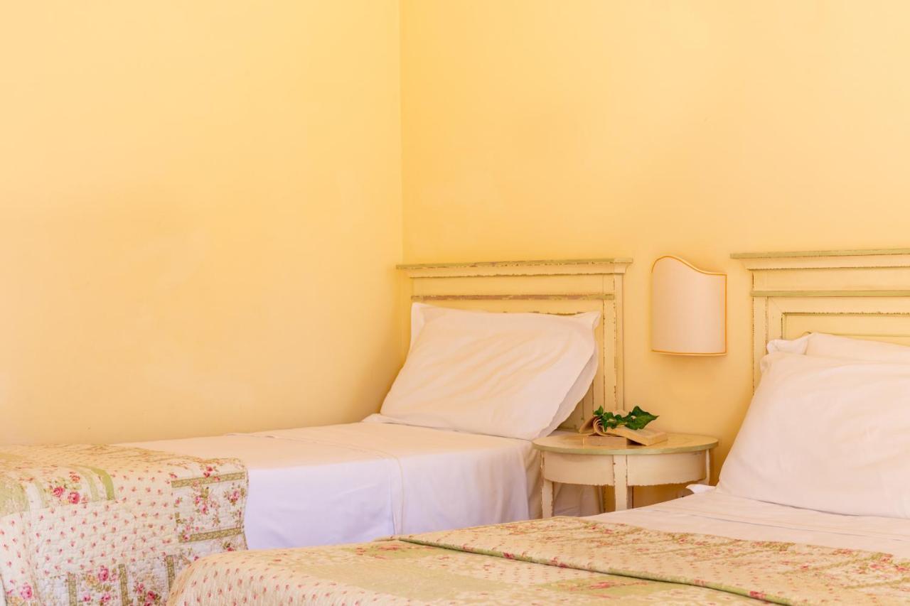 ホテル Palazzo Vittoria マッサ・マリッティマ エクステリア 写真